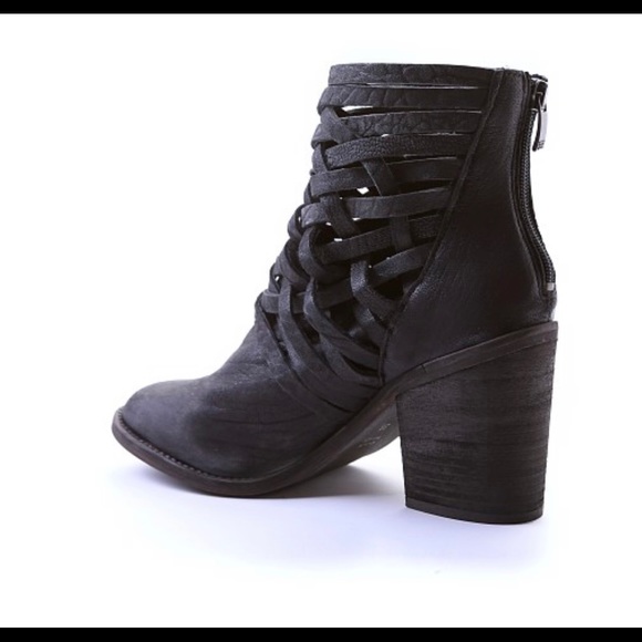 Black Free People Carrara Ankle Boots.  Sz:  5.5. - Picture 3 of 10